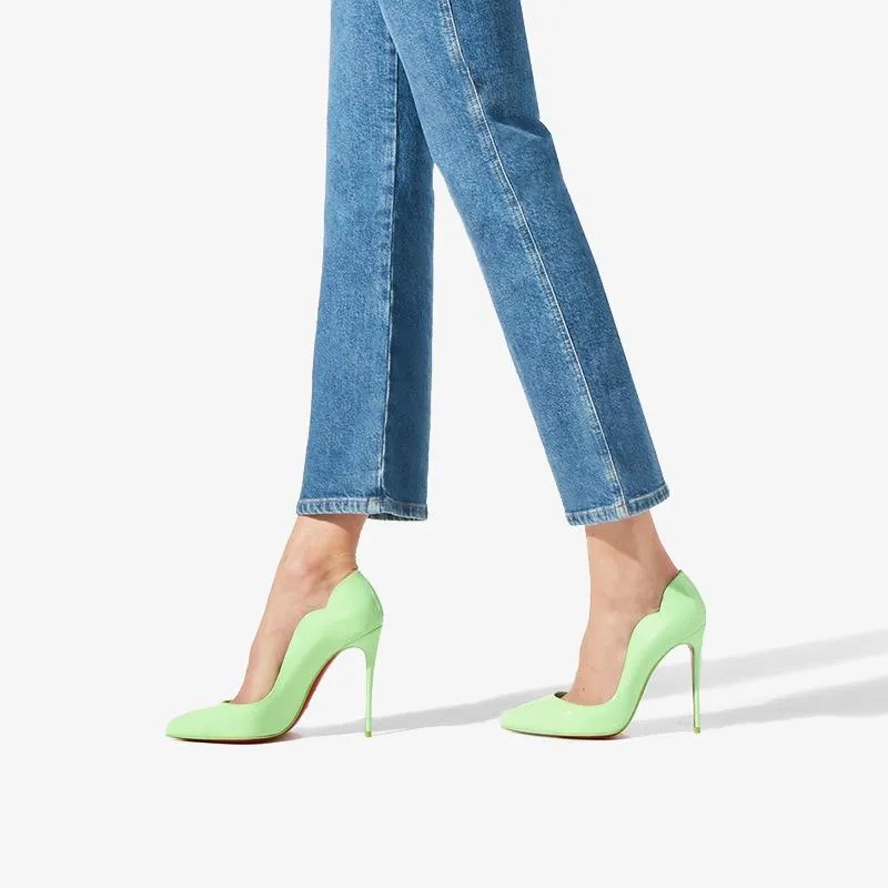 Classic Almond-Shaped Pointed Toe Pump