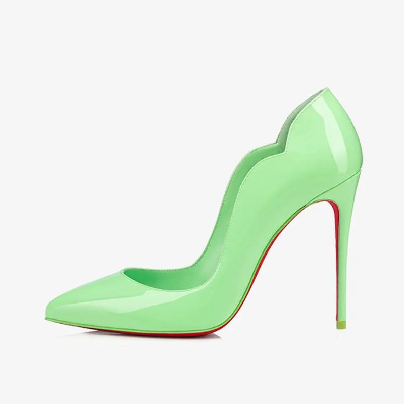 Classic Almond-Shaped Pointed Toe Pump