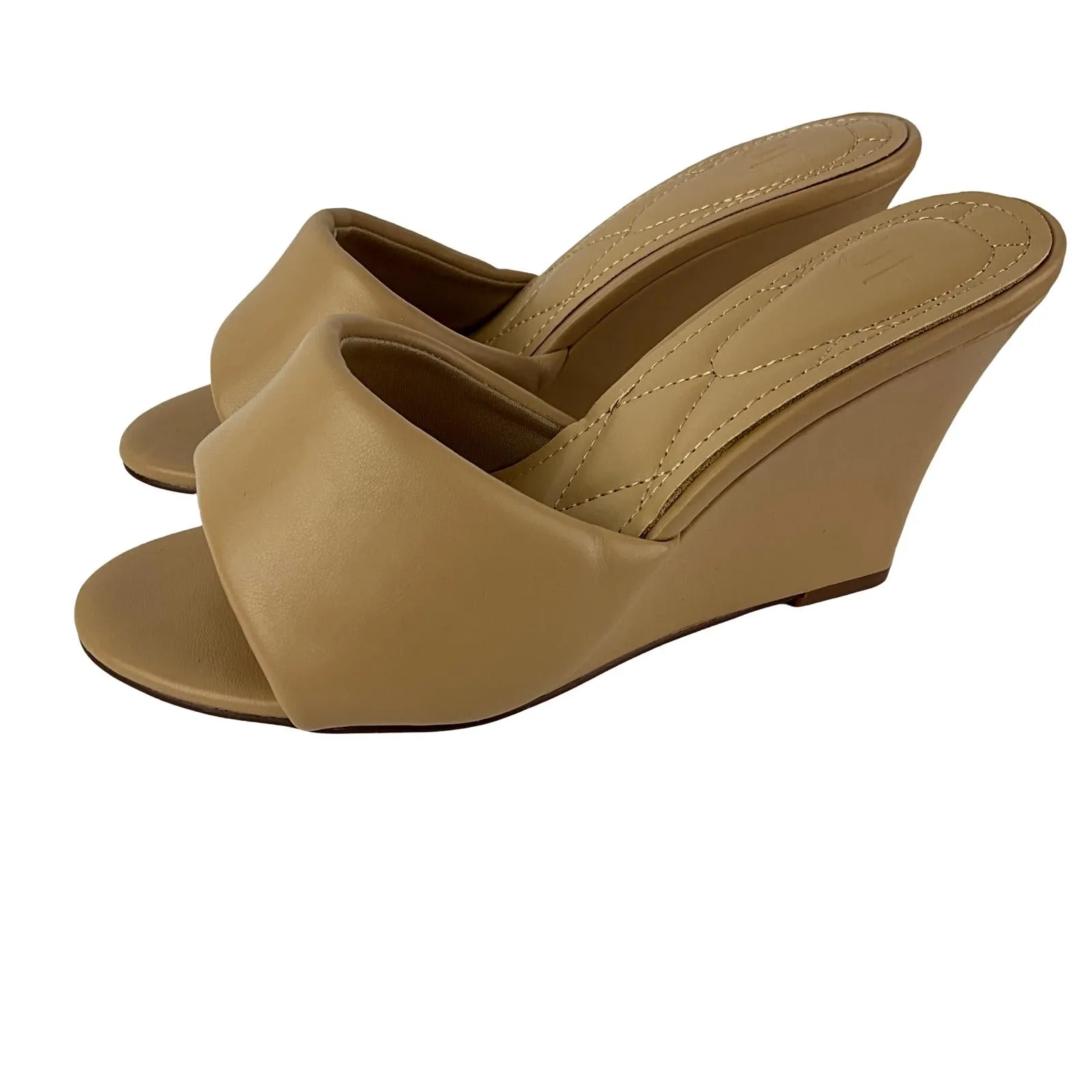 JF Women's Platform Sandals Beige Color Sz 7.5 Pre-Owned