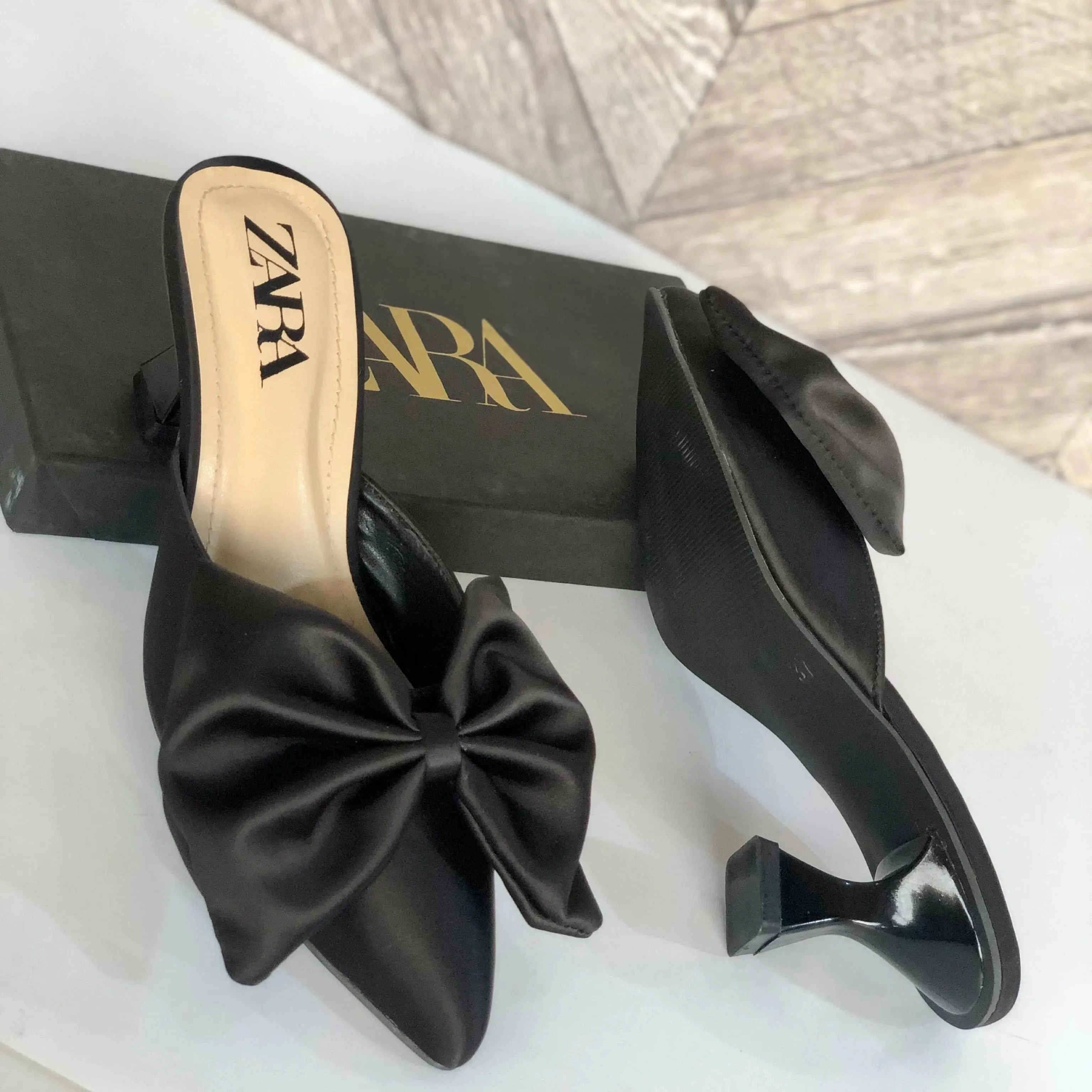 WOMEN'S POINTED KITTEN HEELS - BLACK
